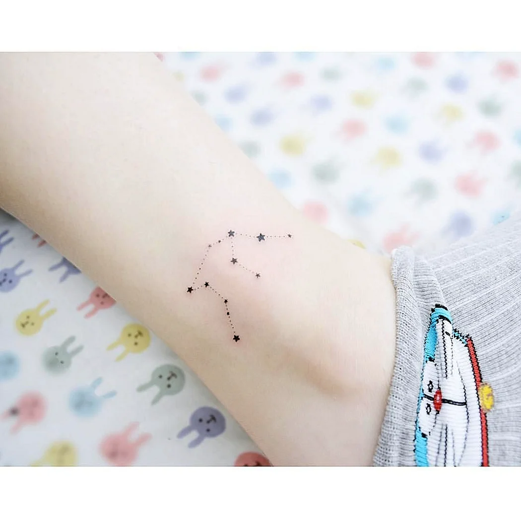 Маленькие тату созвездия