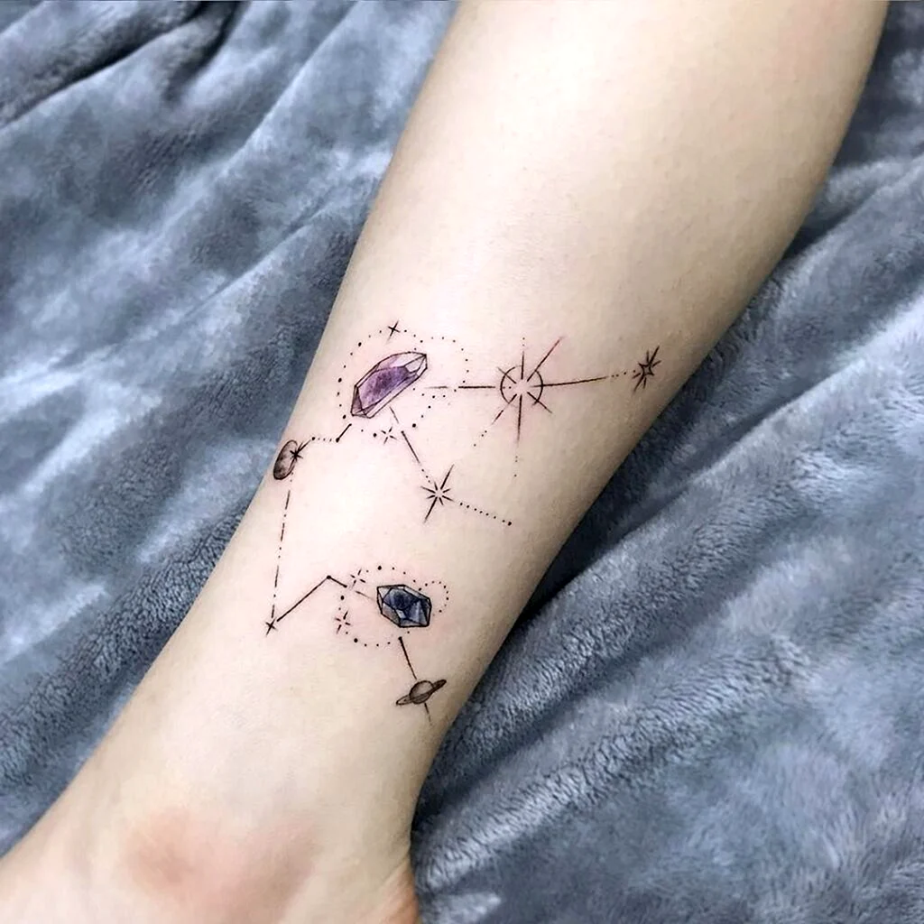 Мини тату Созвездие Водолей