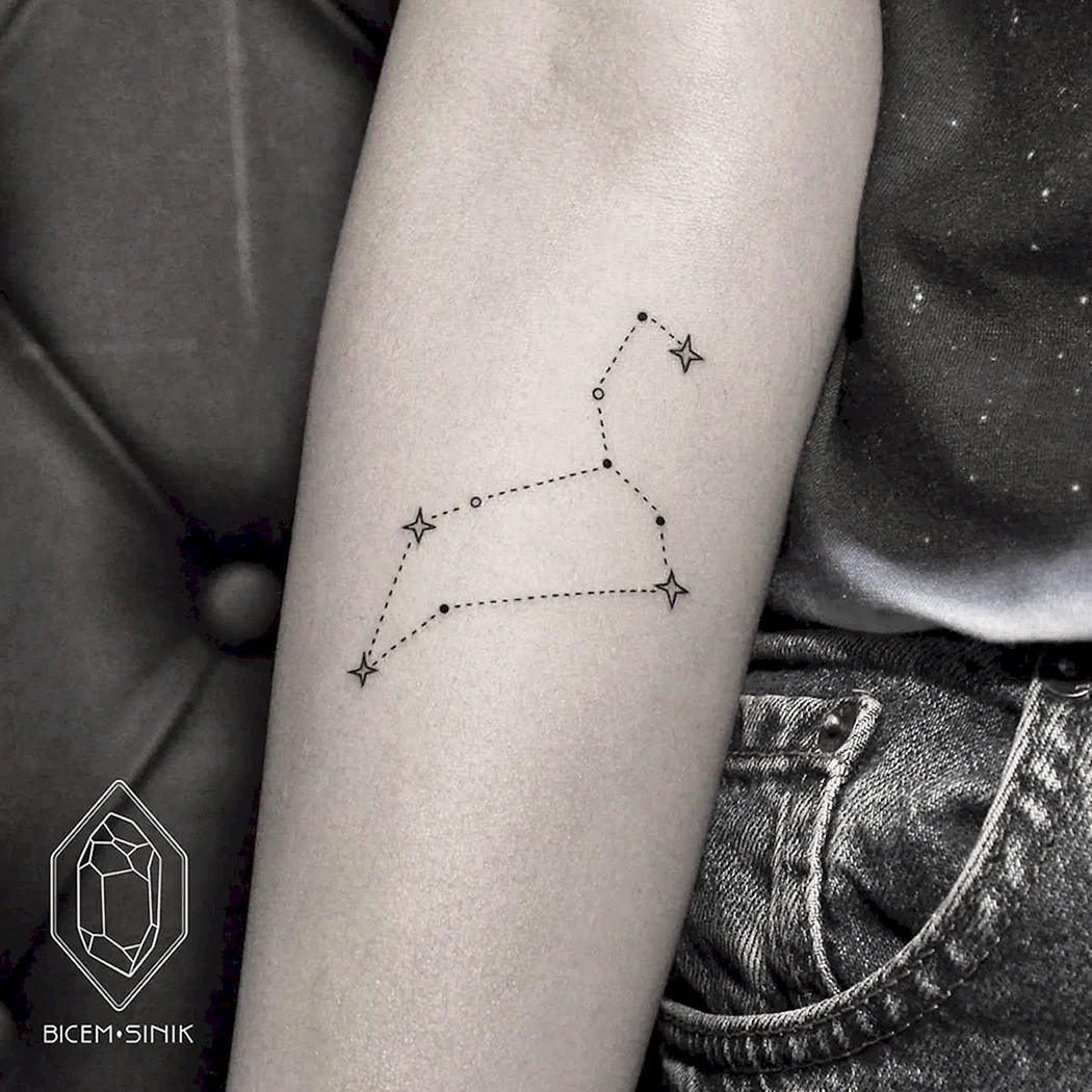 Созвездие Льва тату