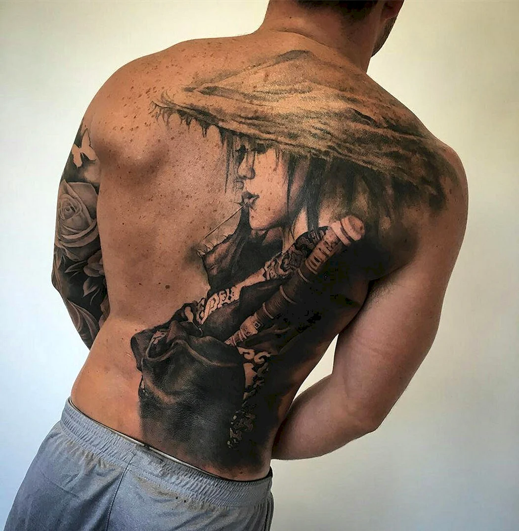 Тату на спине