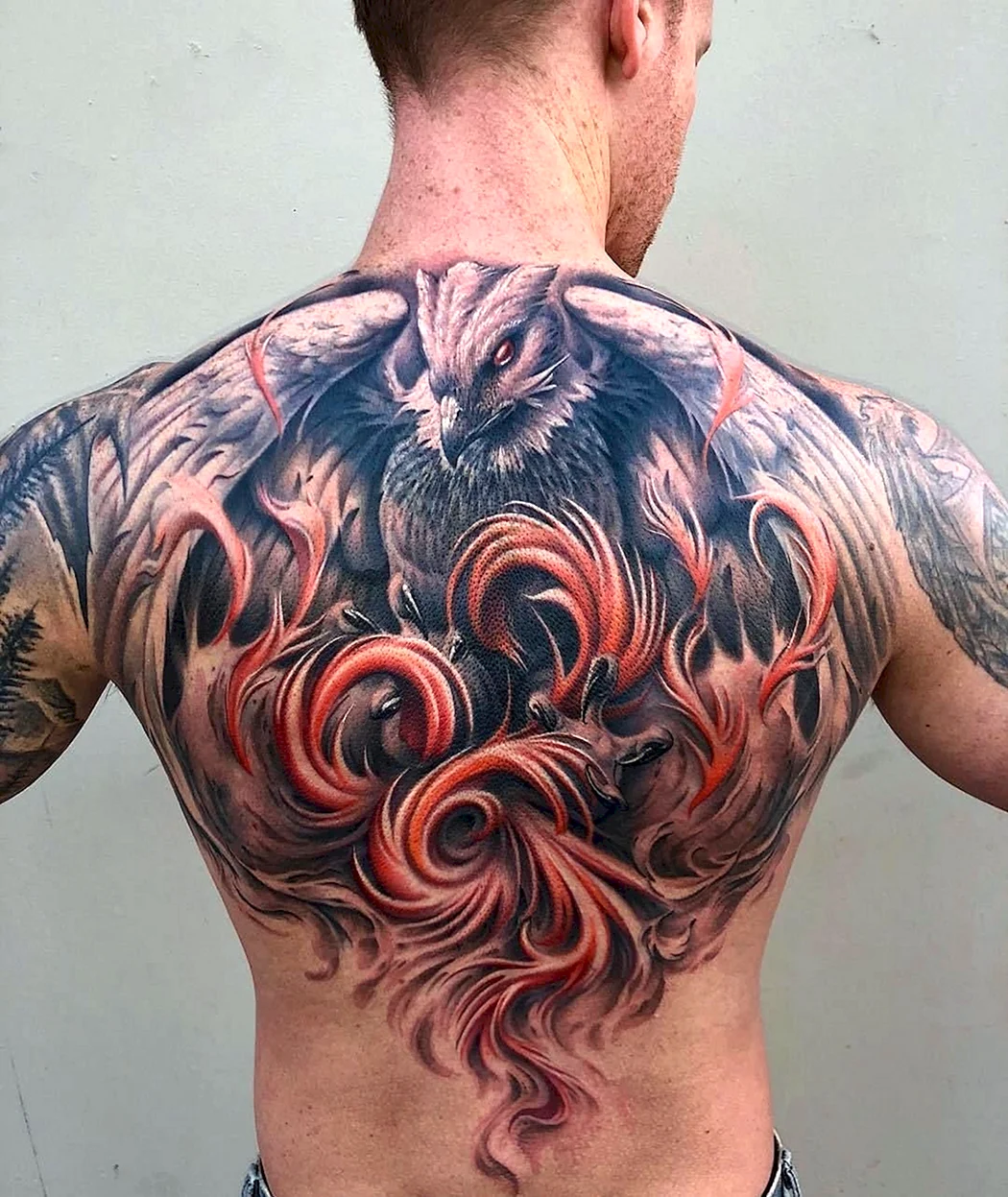 Тату на спине