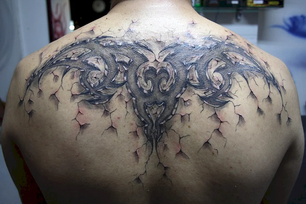Тату на спине