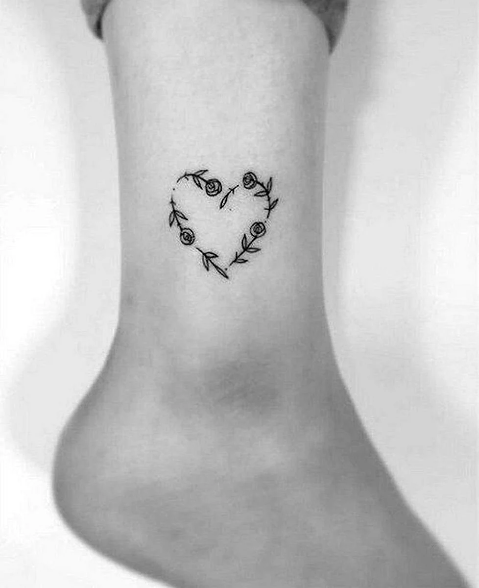 Эскизы тату для девушек на ногу маленькие
