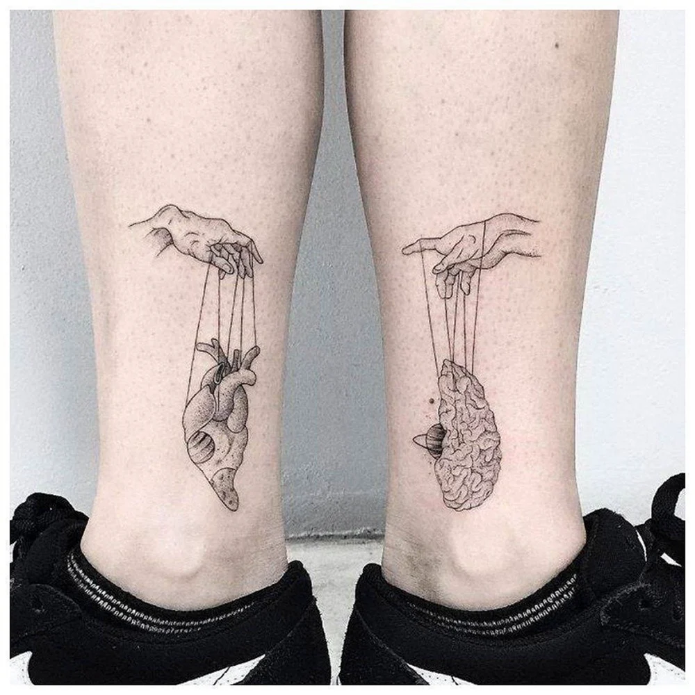 Тату на голени