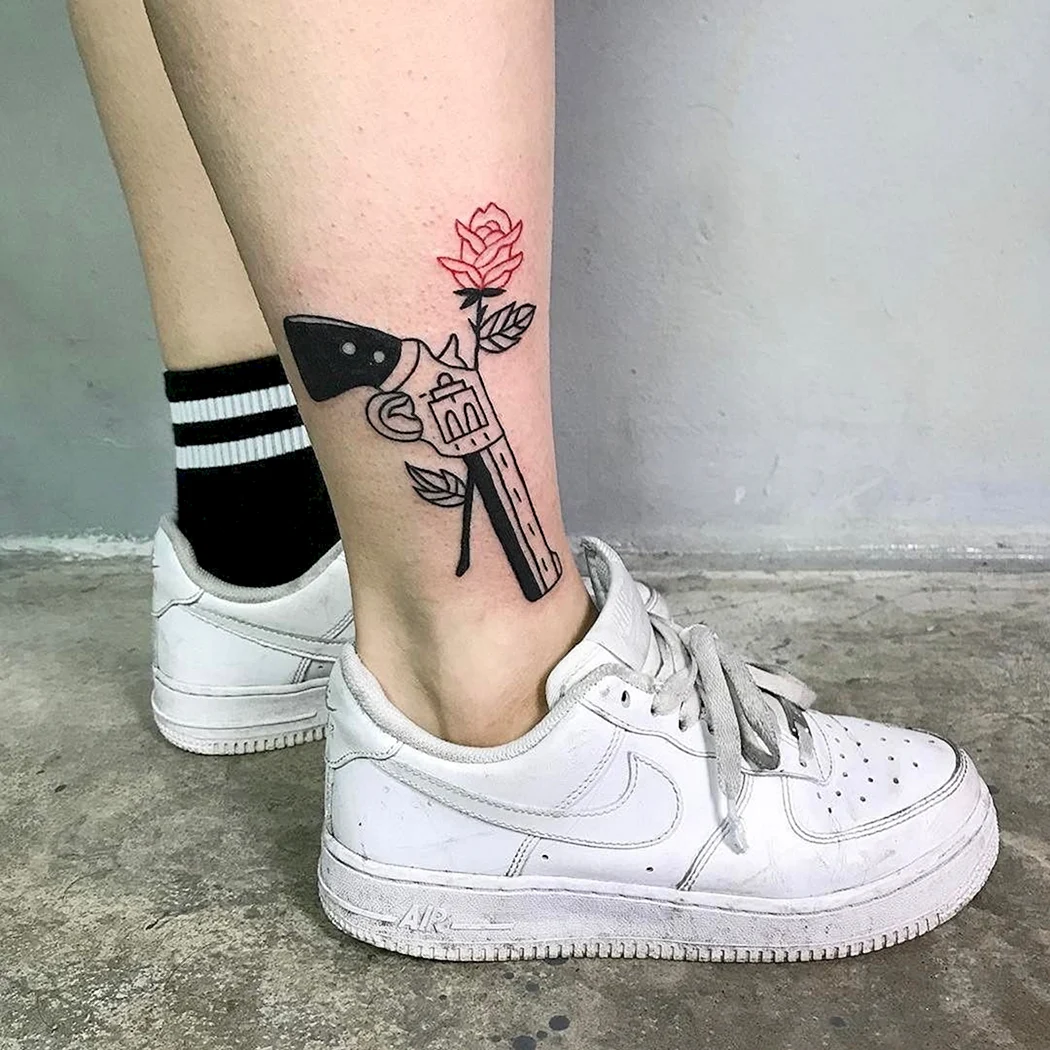 Необычные тату на ноге для девушек