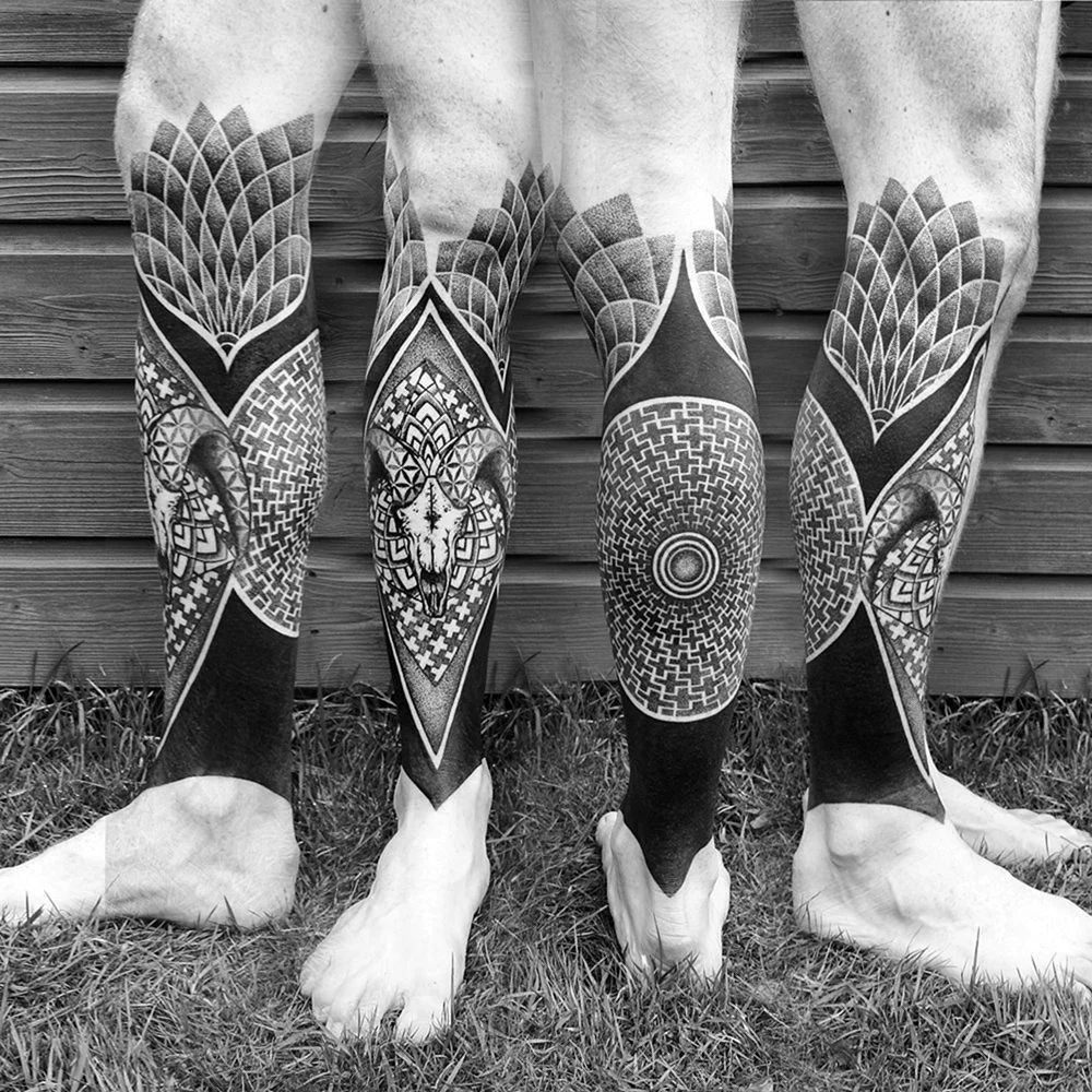 Блэкворк Орнаментал нога