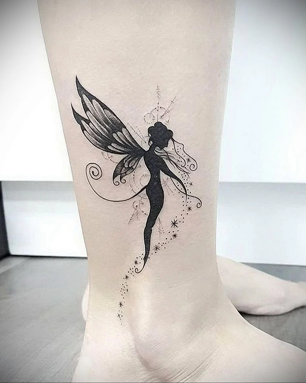 Тату на ноге женские