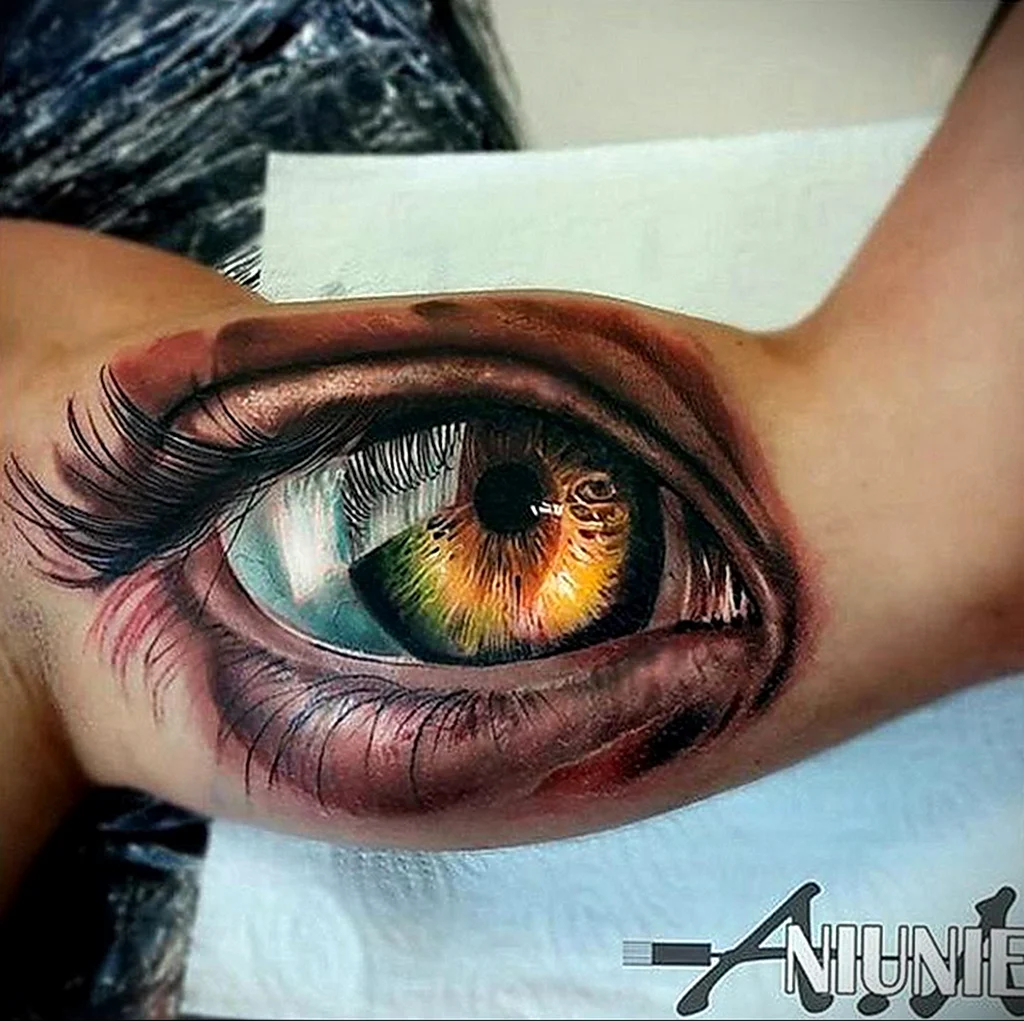 Тату глаз цветной