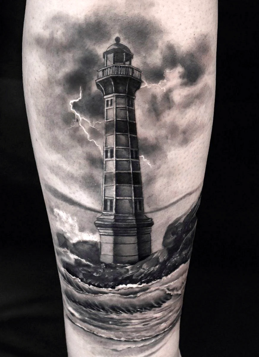 Тату Маяк реализм