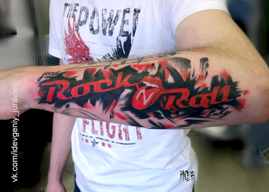 Тату рок-н-ролл на руке