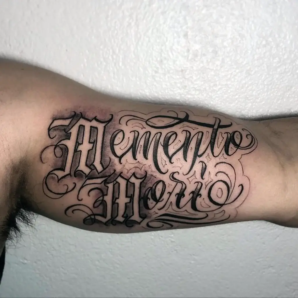 Тату надпись первый среди равных