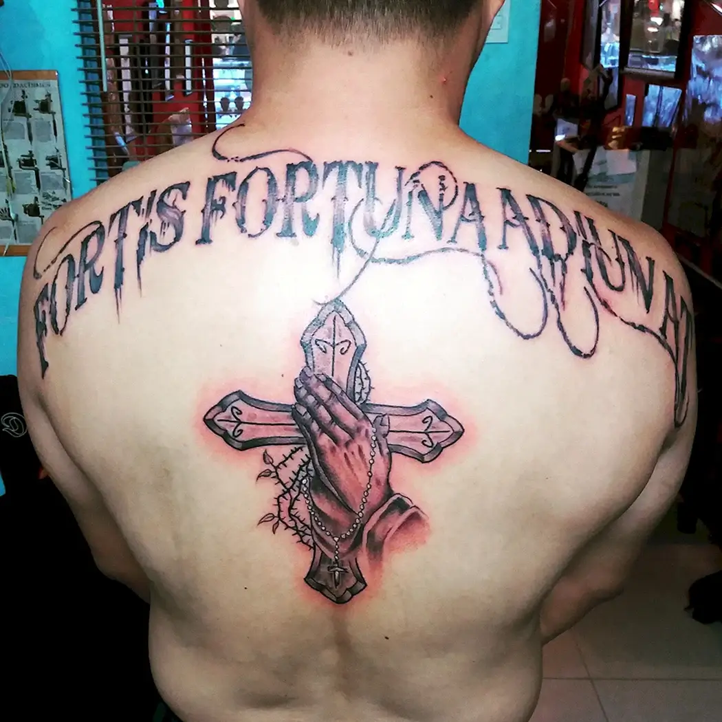 Fortes Fortuna adjuvat Джон уик