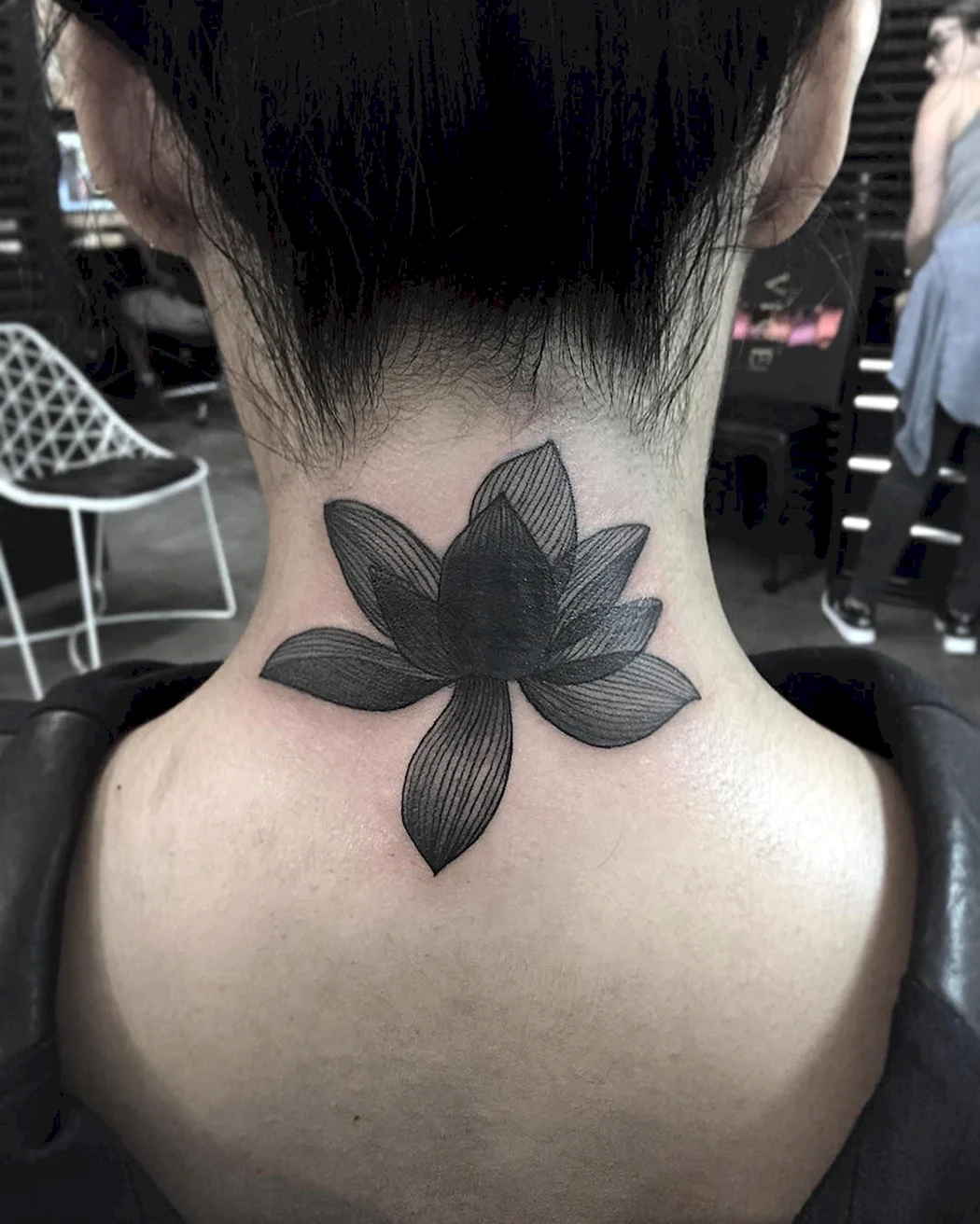 Тату Лотос на затылке