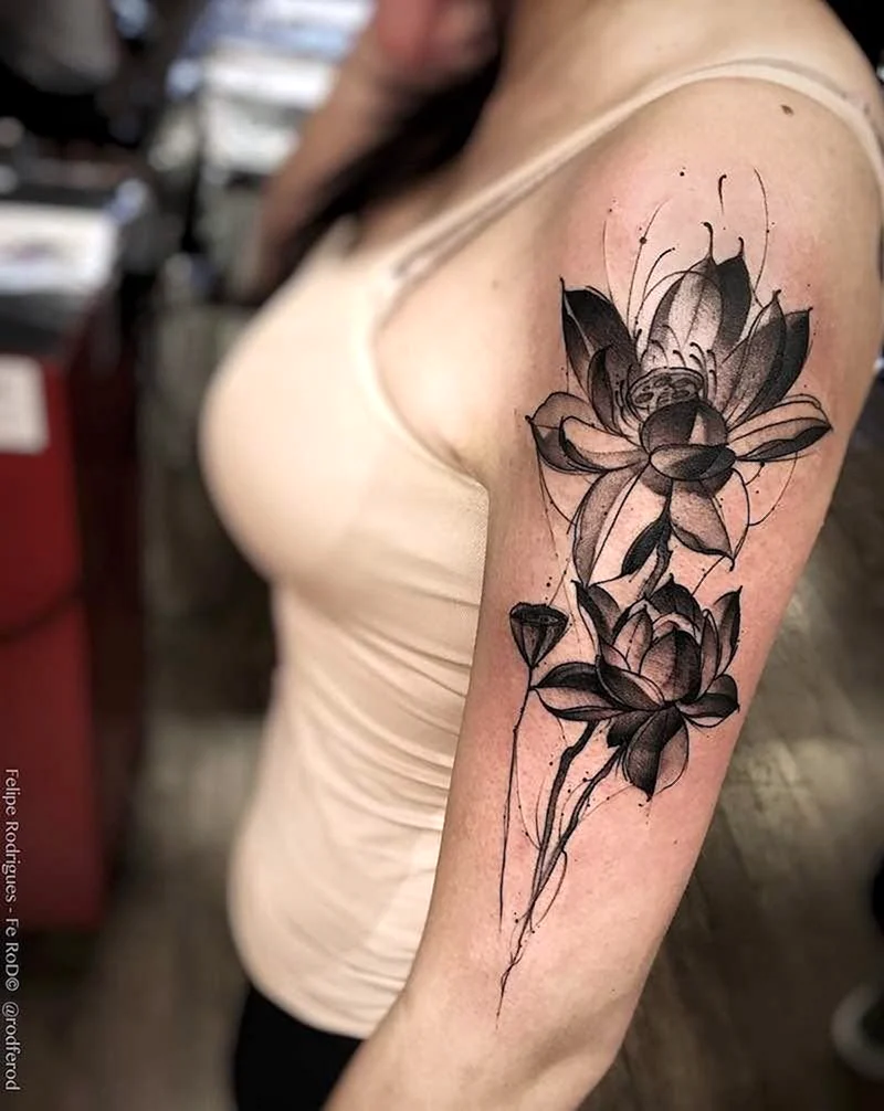 Тату черные цветы