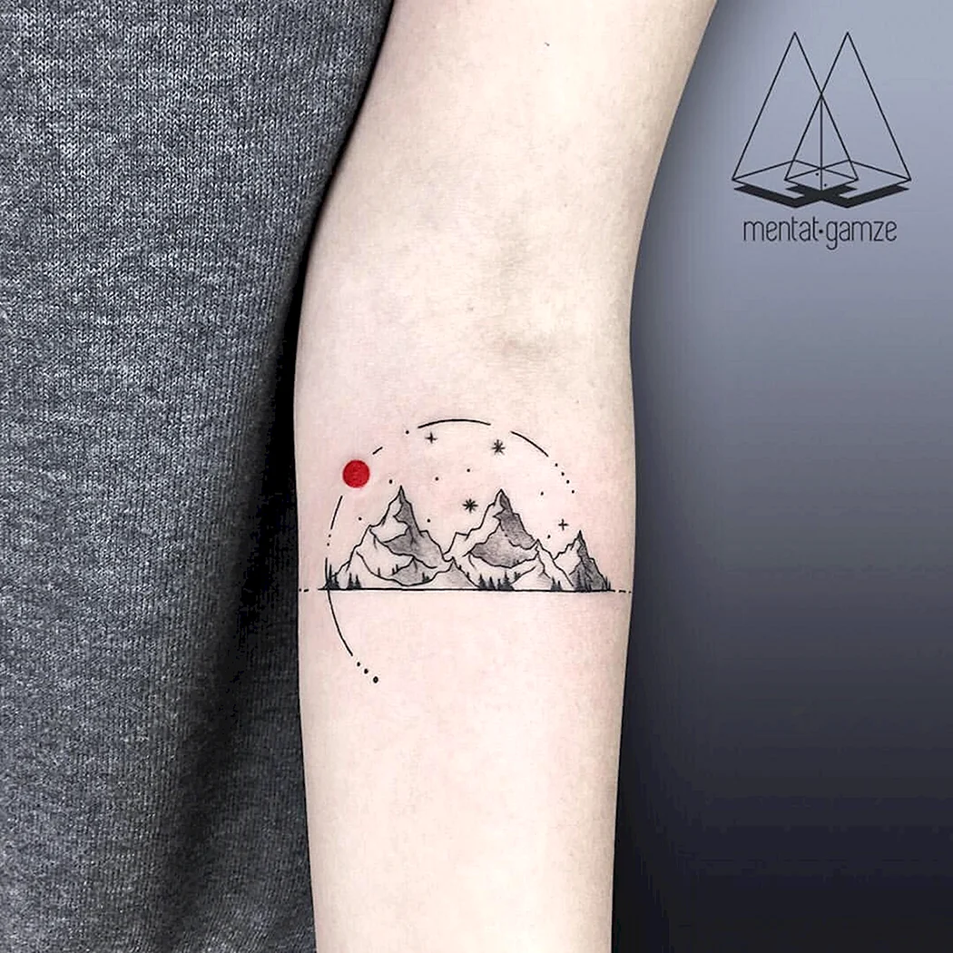 Тату гор Минимализм