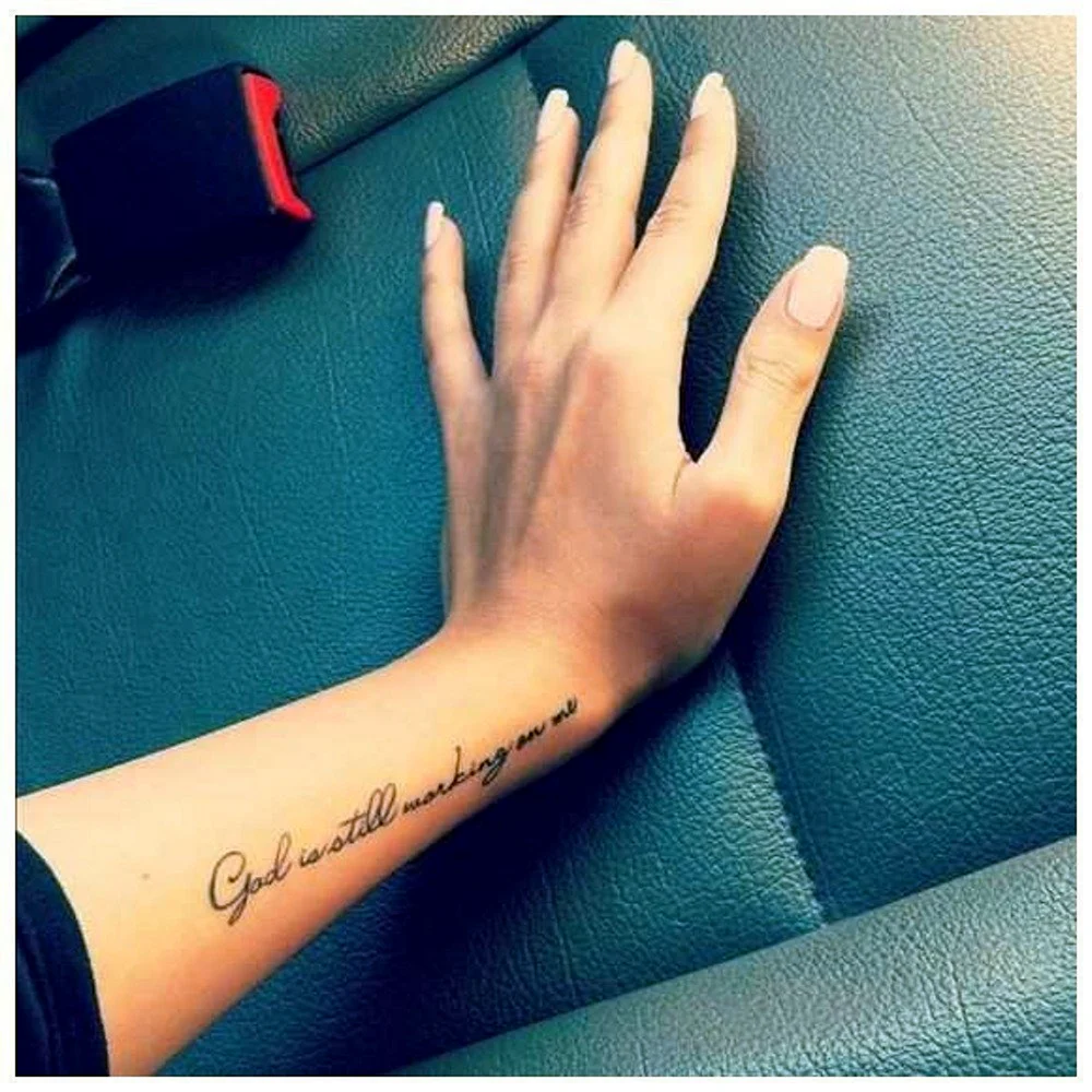 Тату на руке для девушек