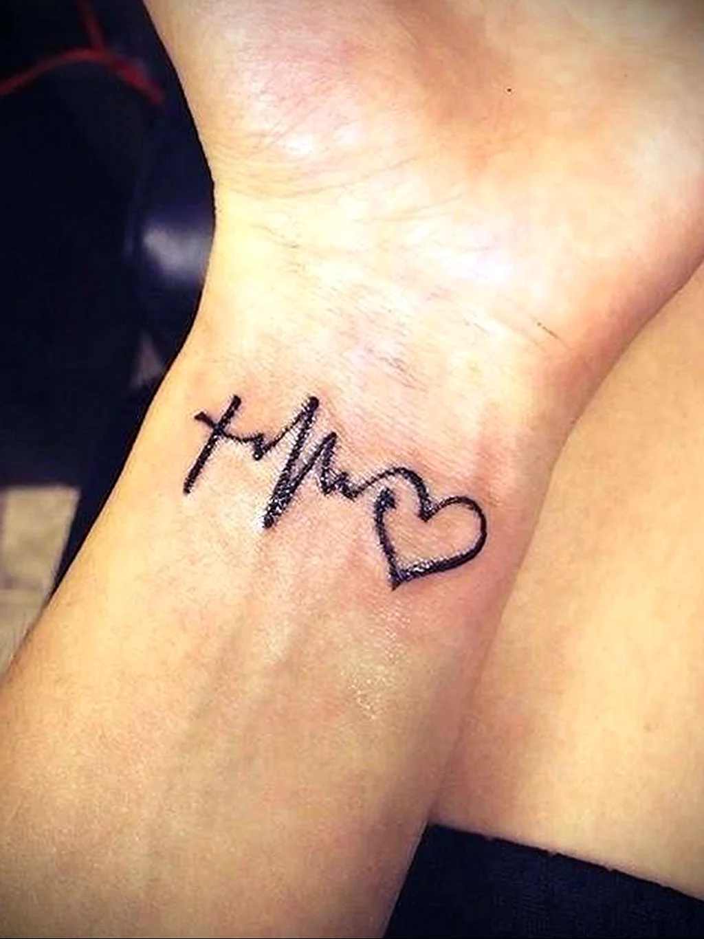 Тату про любовь для девушки