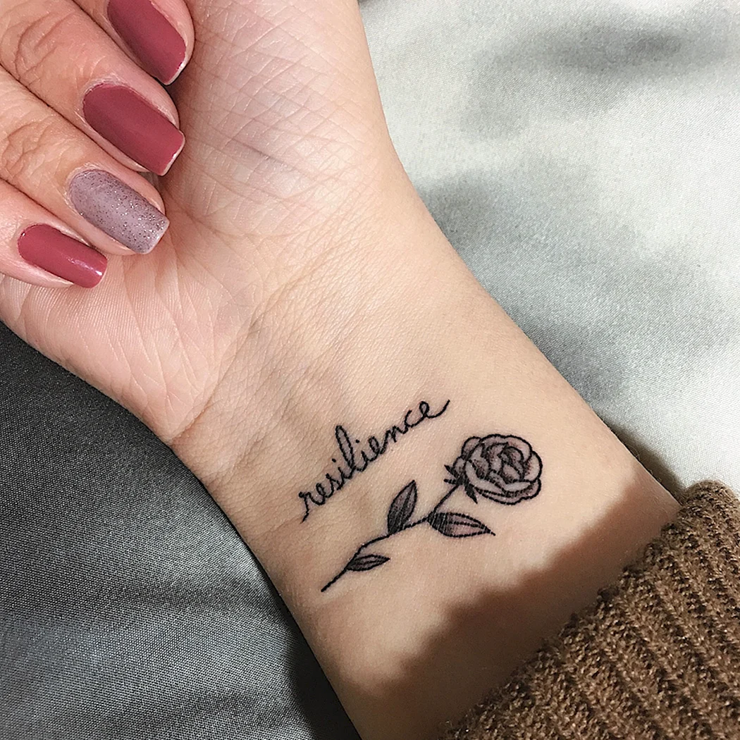 Тату на запястье