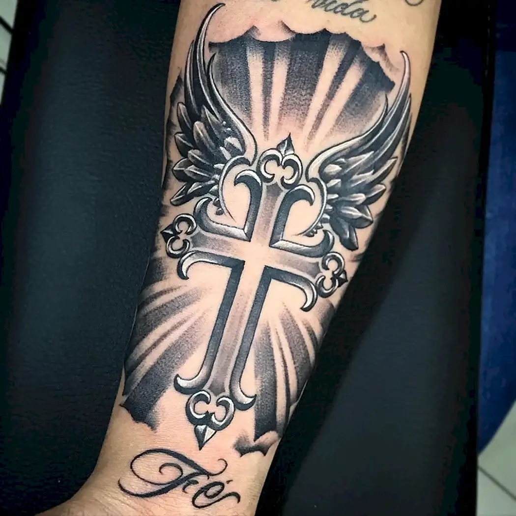 Тату крест на предплечье
