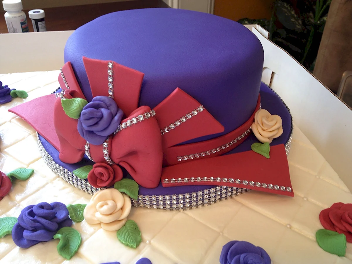 Торт в виде шляпы