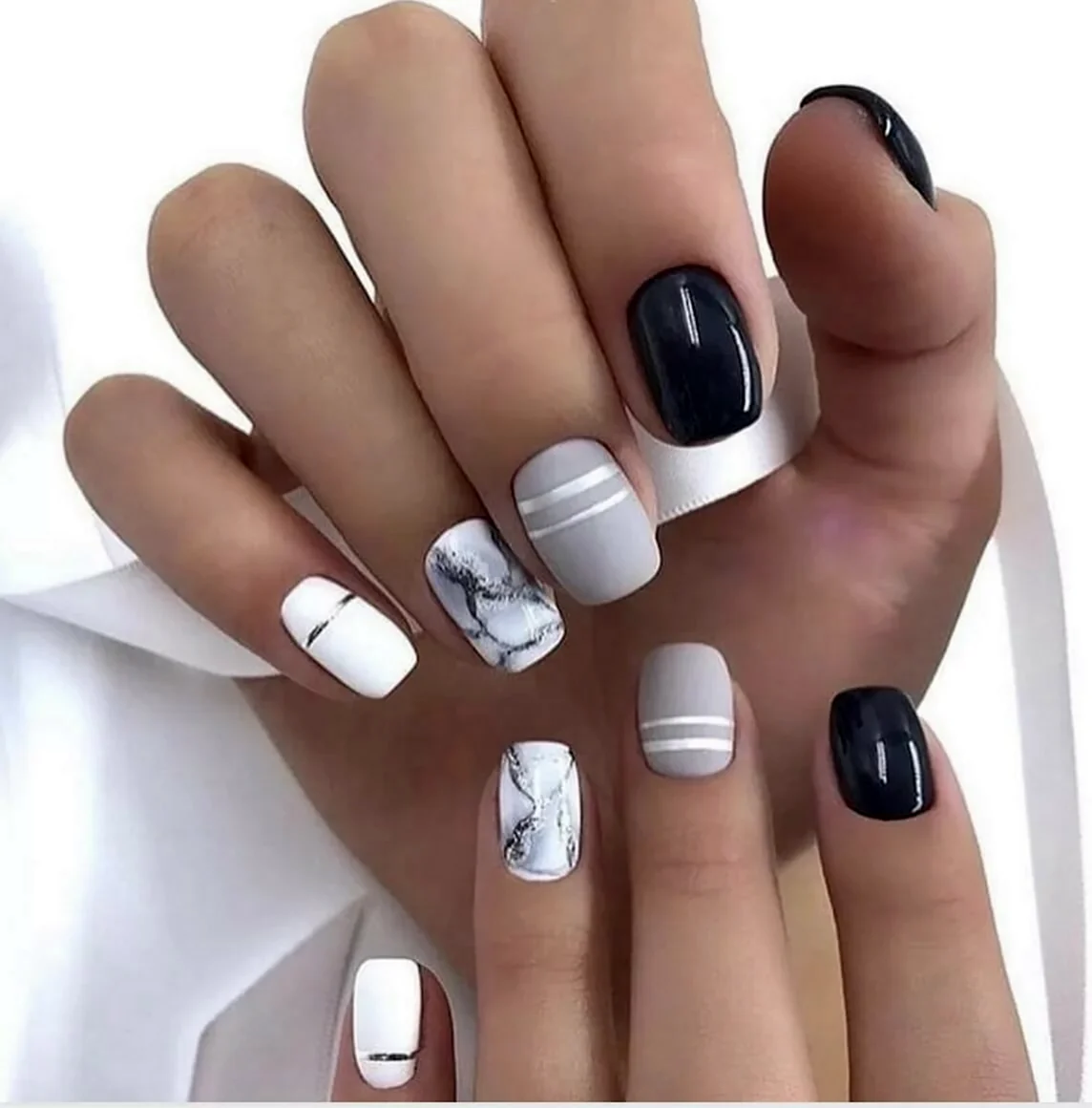 Стильные короткие ногти