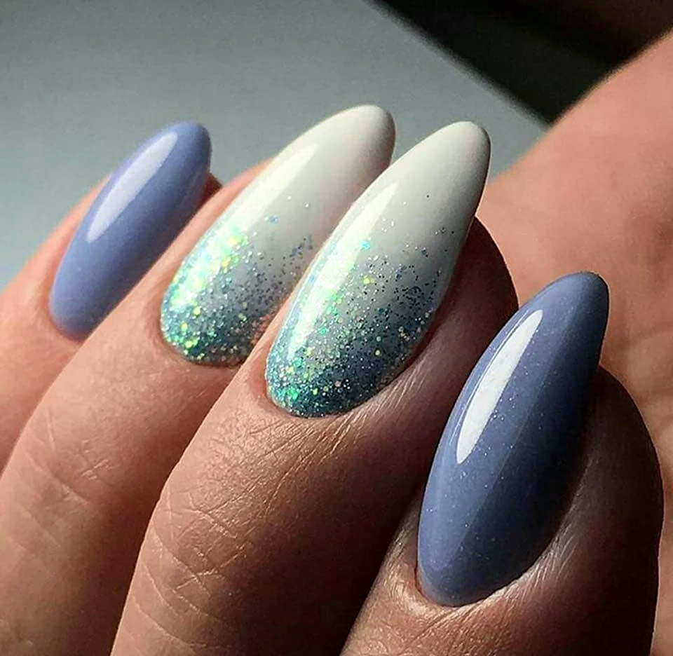 Маникюр градиент с блестками