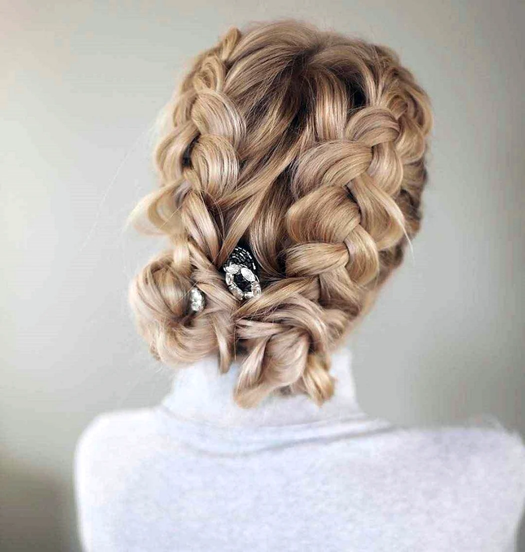 Прически с плетением