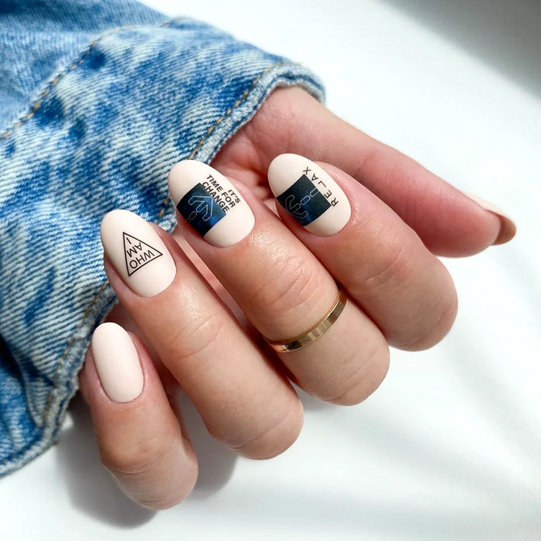 Красиво сфотканный маникюр