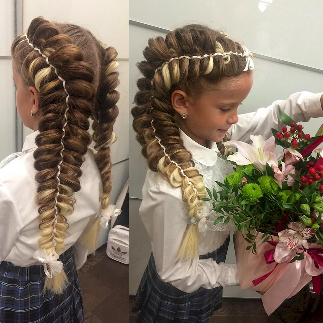 Косы с канекалоном на 1 сентября