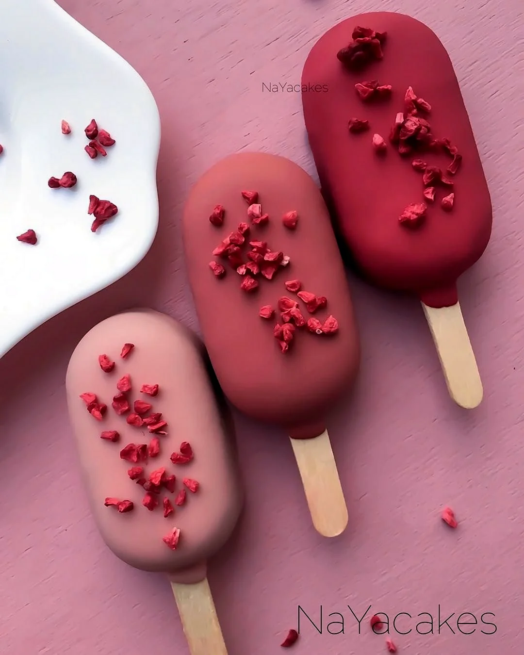 Муссовое пирожное эскимо