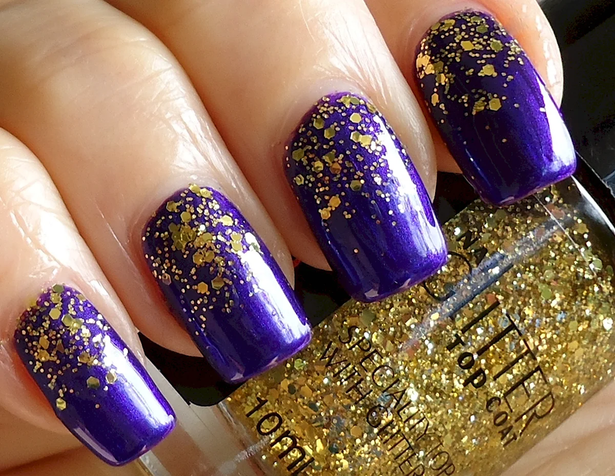 Ногти фиолет с золотом