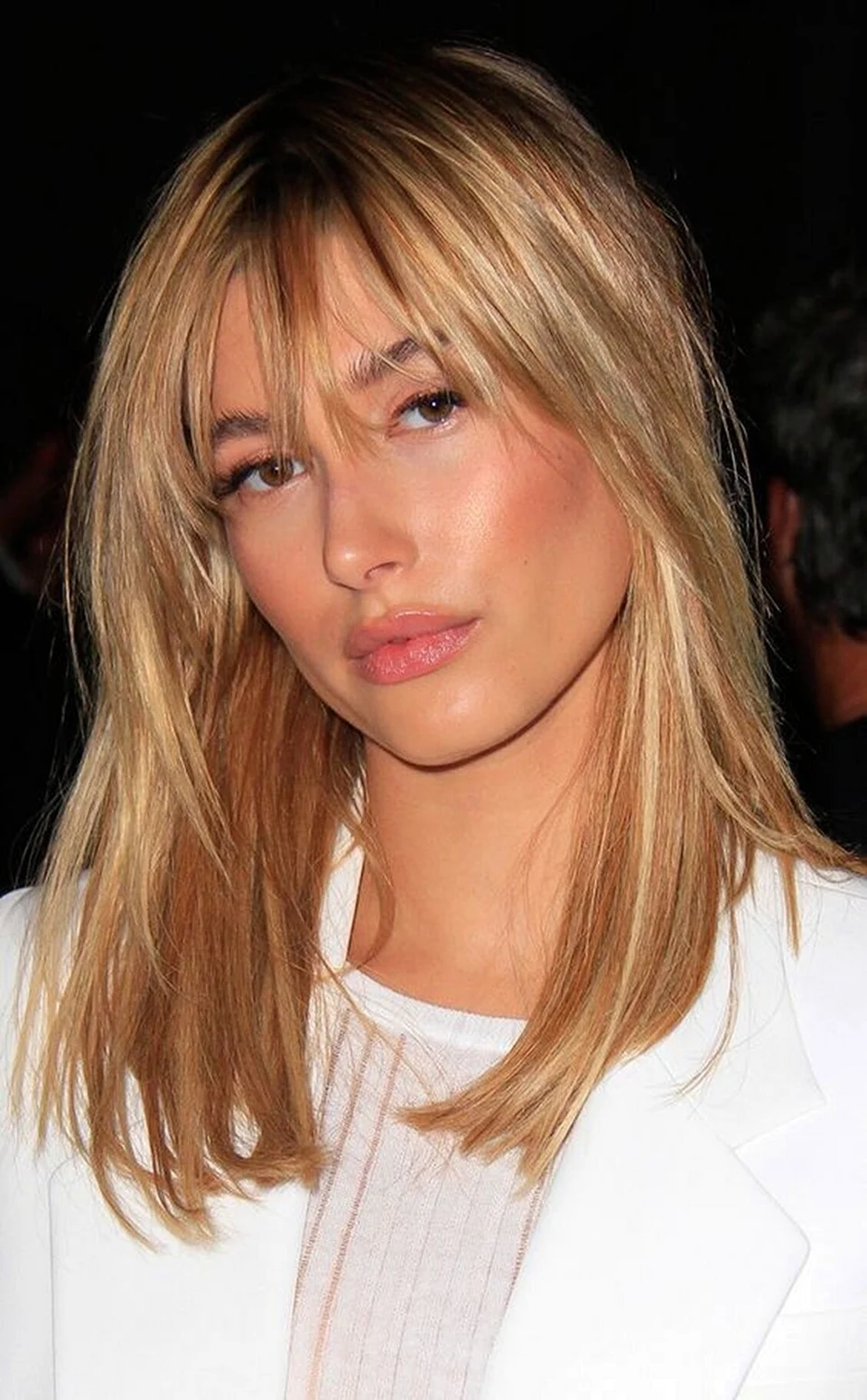 Челка шторка Хейли Болдуин