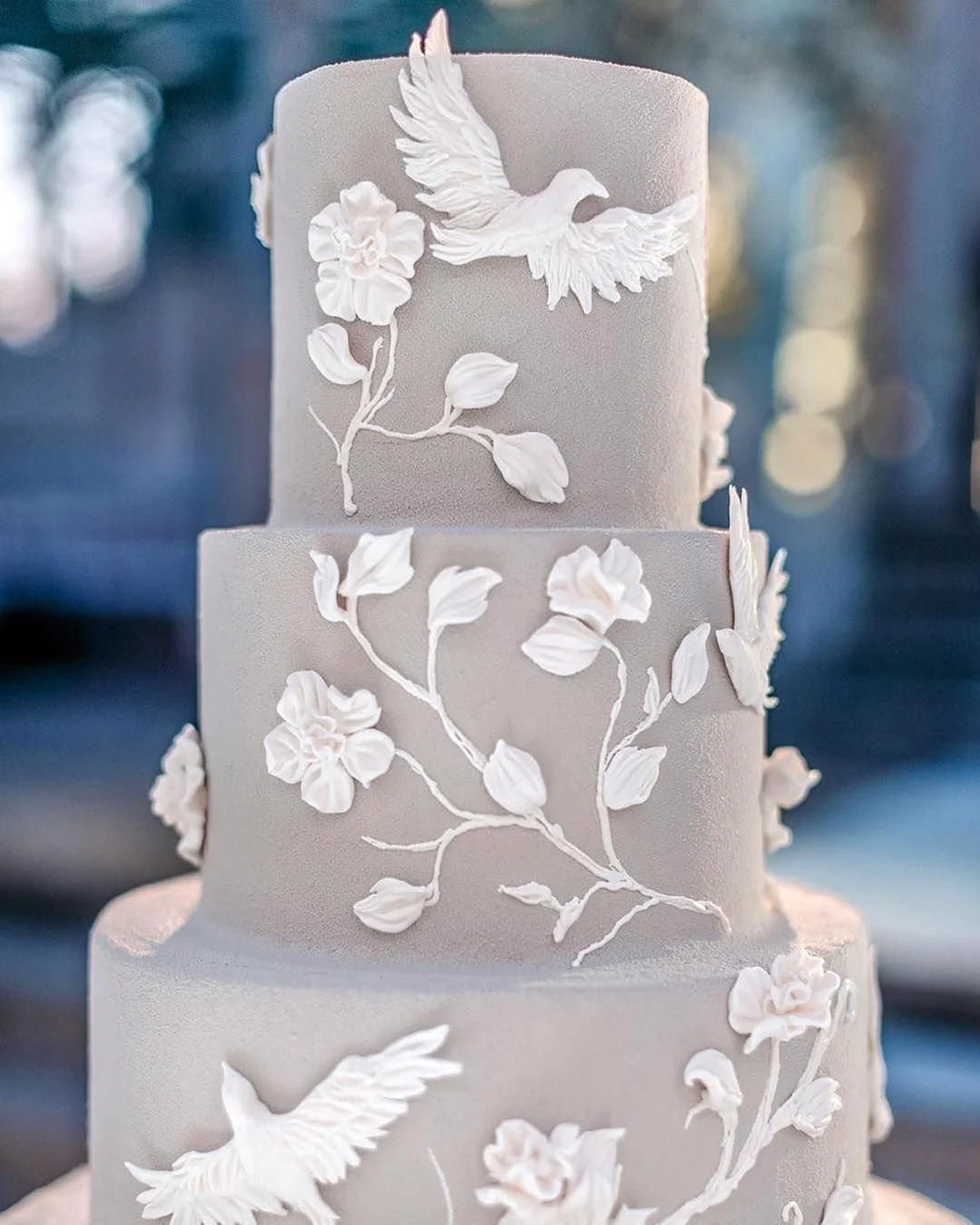 Свадебный торт с птичками