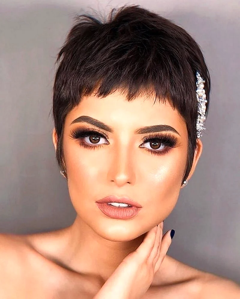 Рваная челка 2021