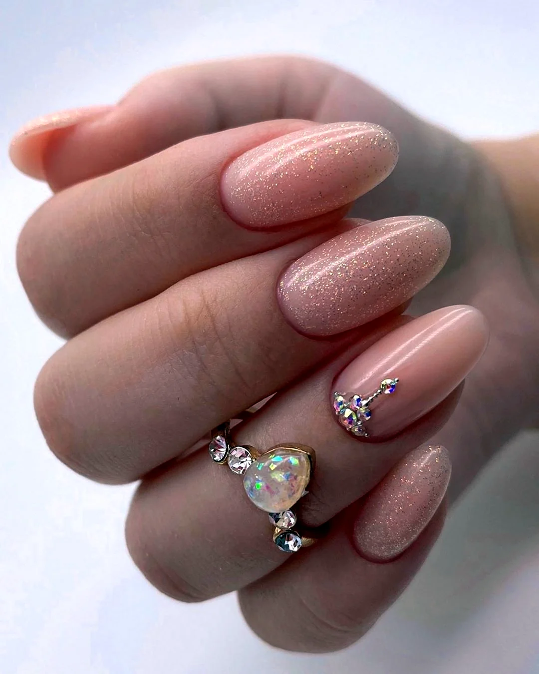 Ногти нежные