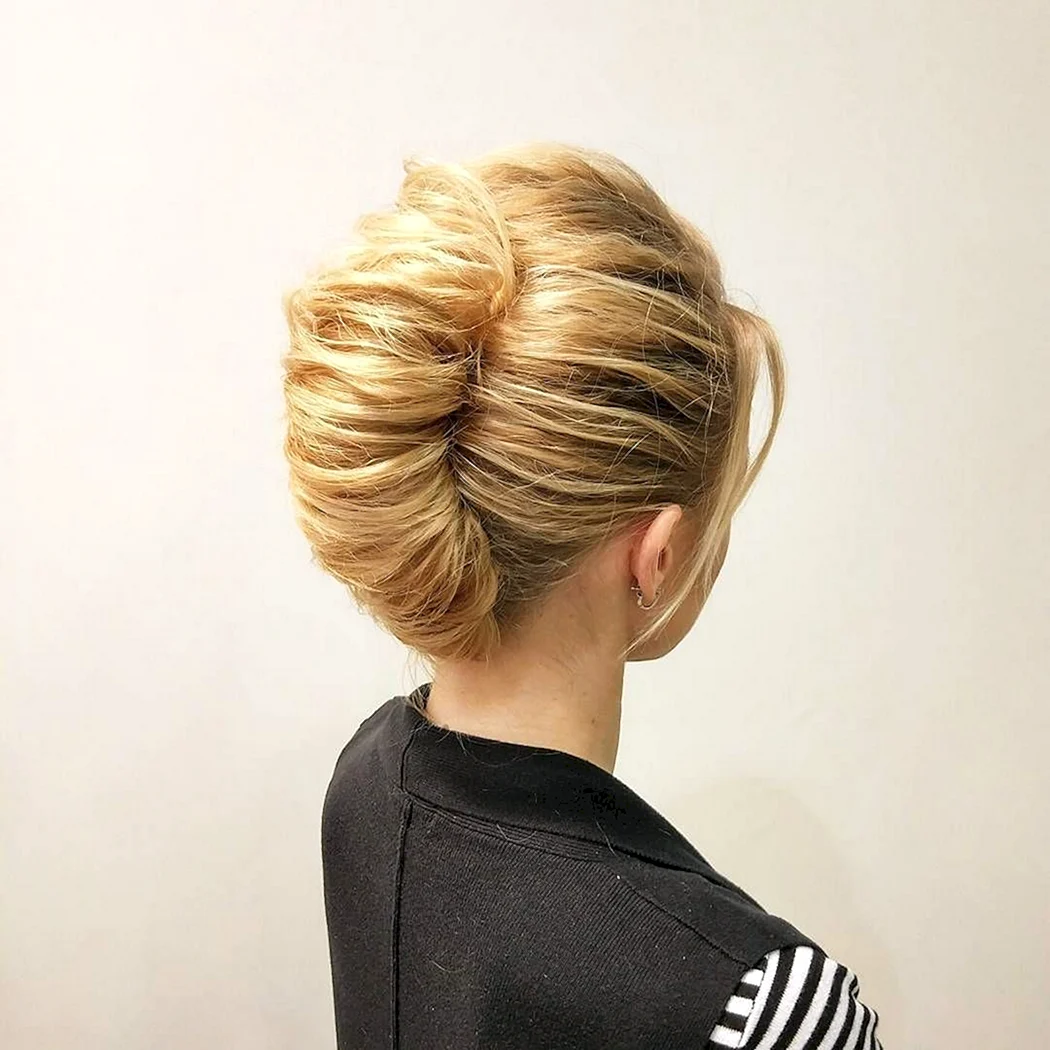 Французский Твист прическа