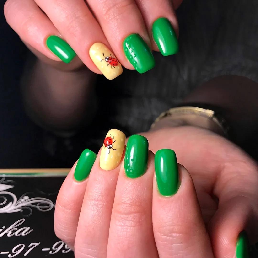 Ногти желто зеленые