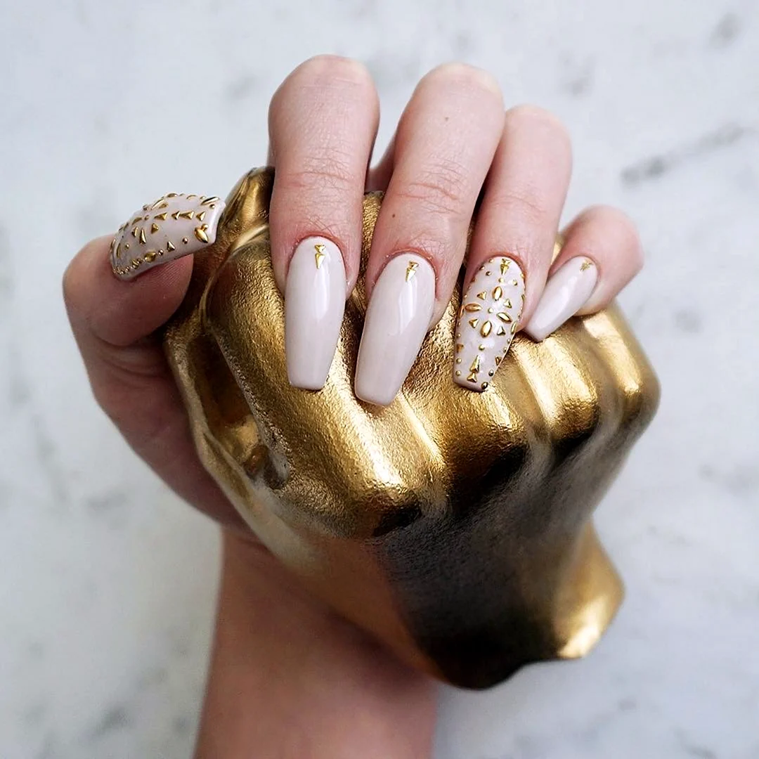 Маникюр 2022 поталь с поталью