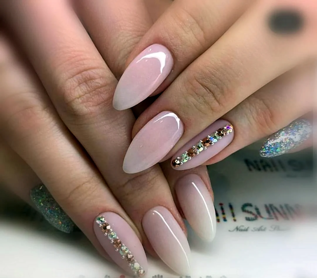 Маникюр Весна нежный изысканный