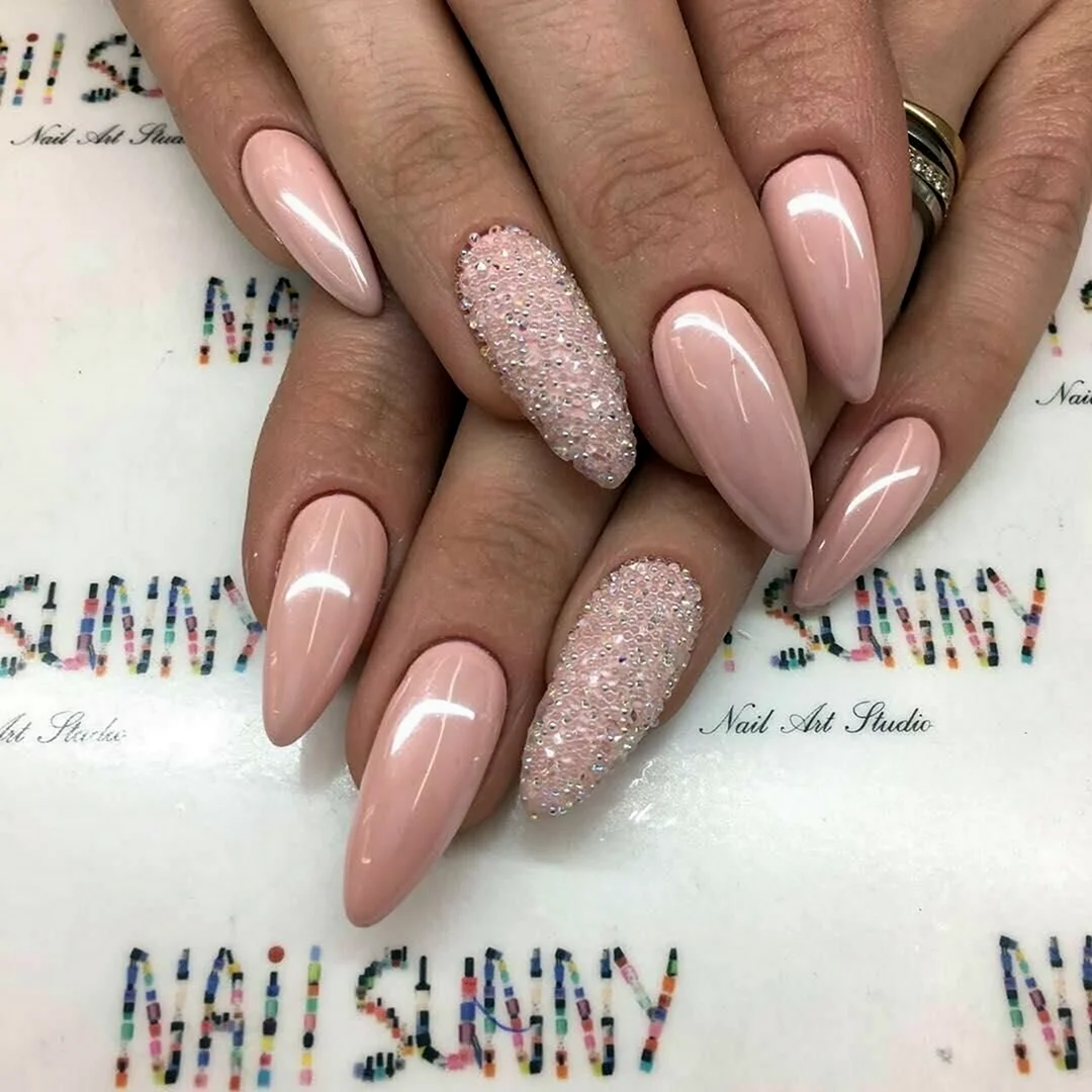 Нейл Санни нюд