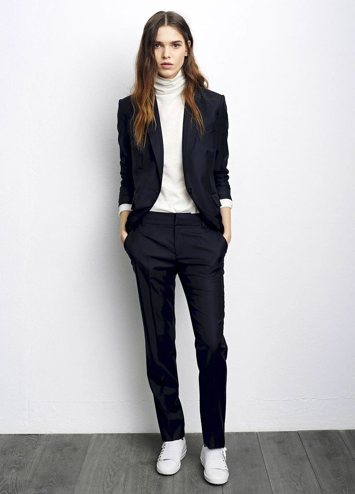 Классическая одежда для девушек