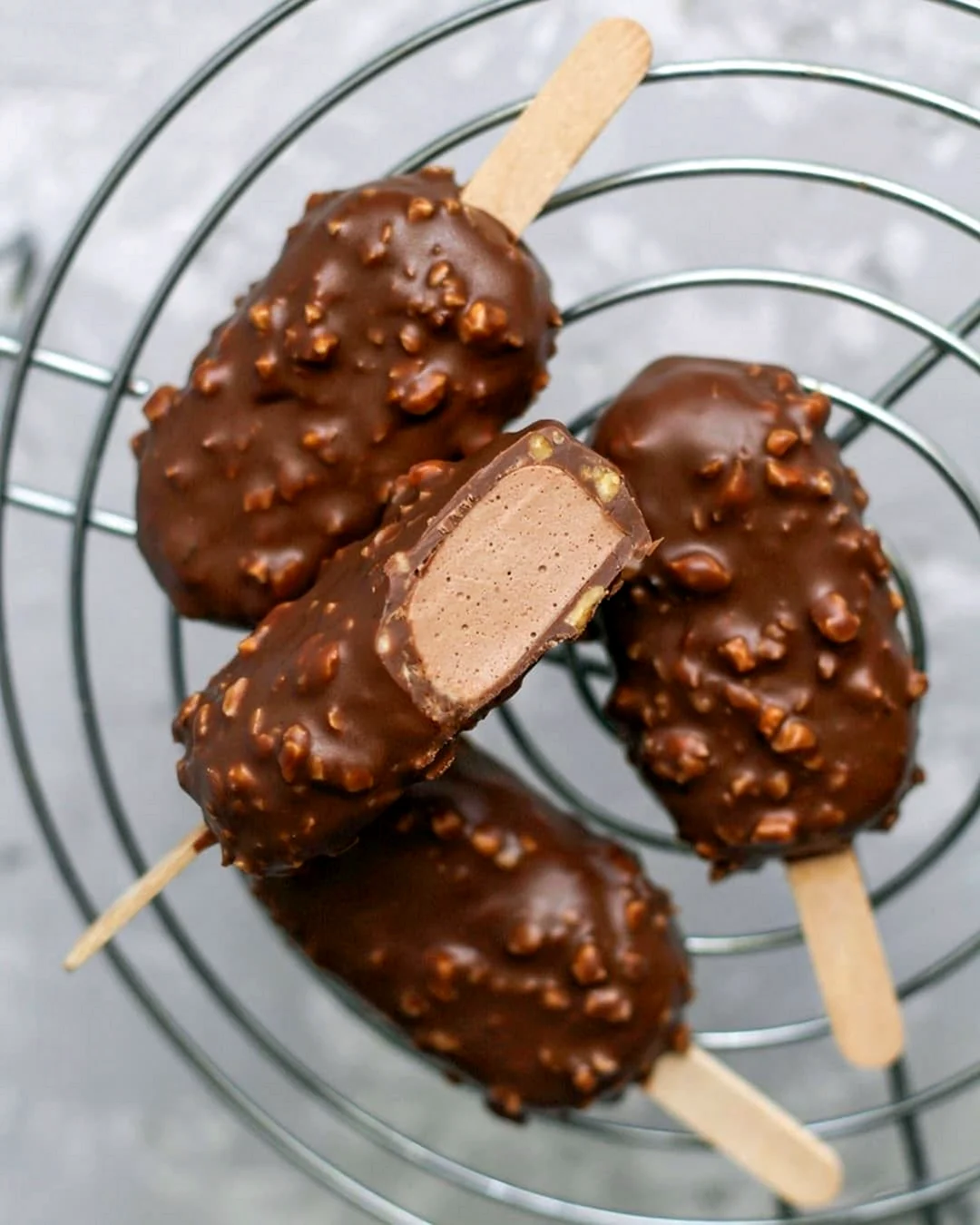 Пирожное картошка эскимо на палочке в шоколаде