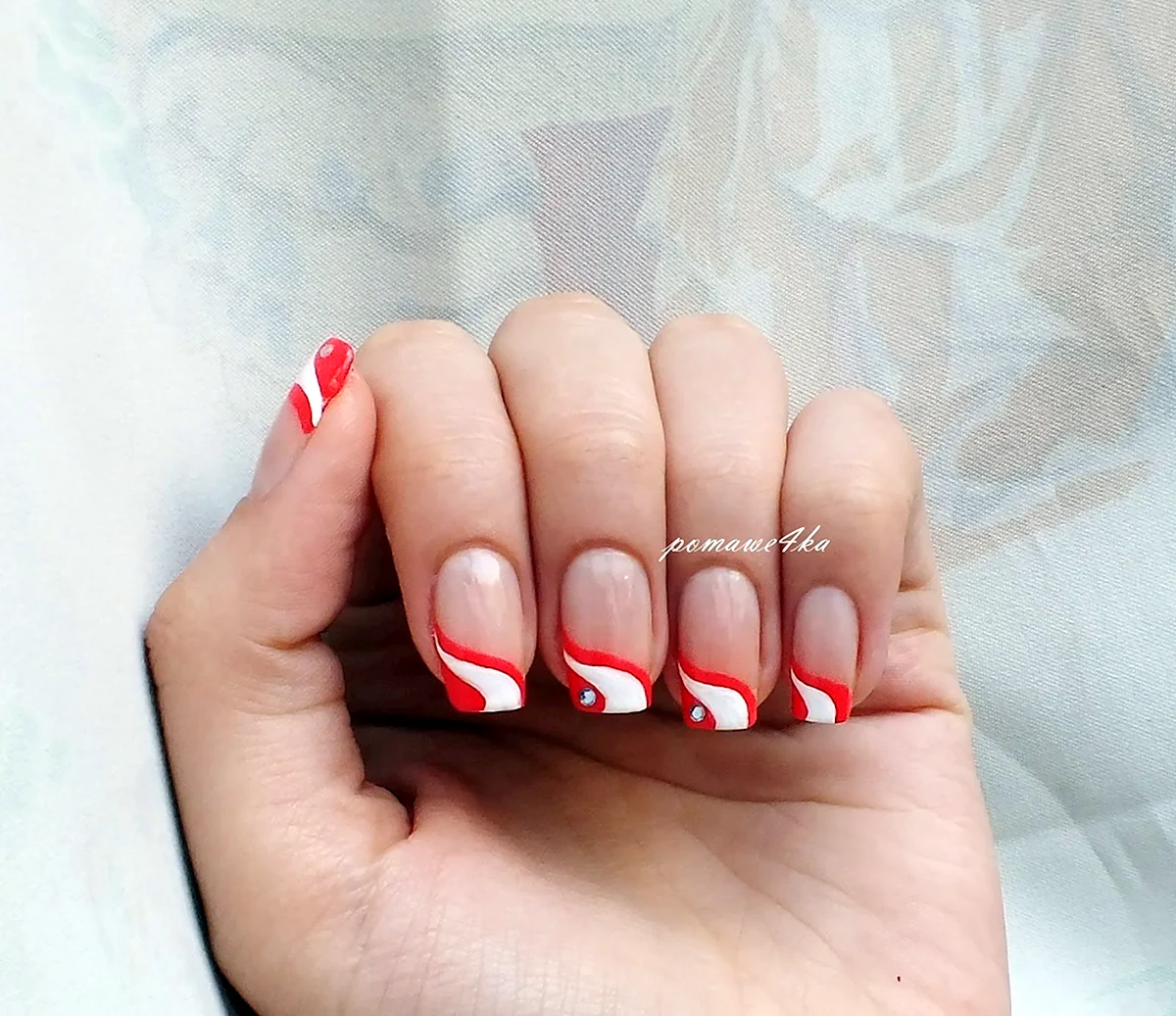 Френч красный с белым