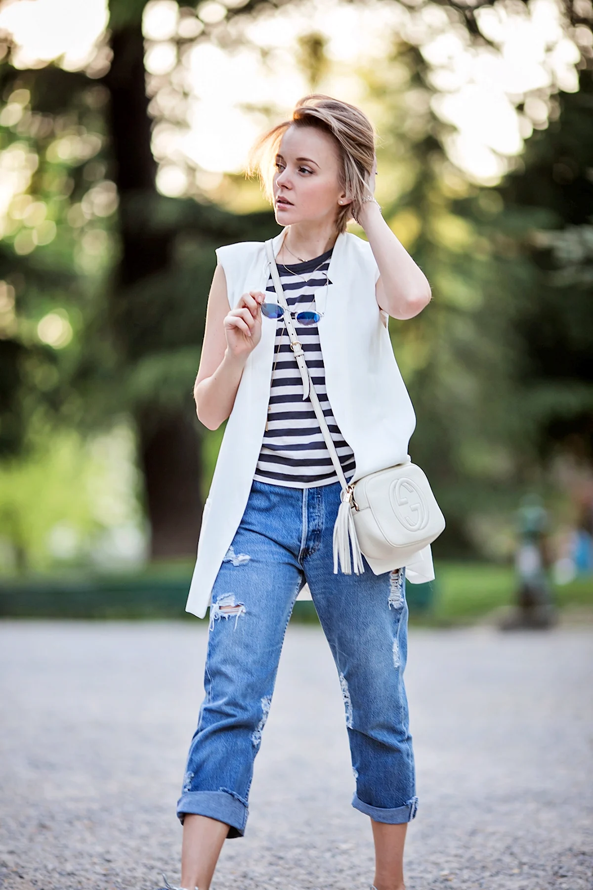 Образы с джинсовым жилетом