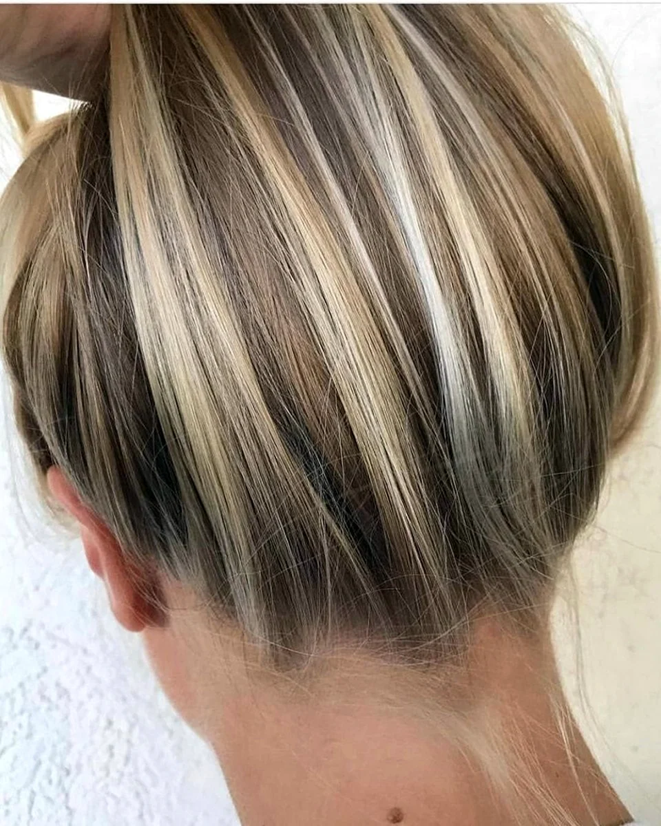 Редкое мелирование на русые короткие волосы