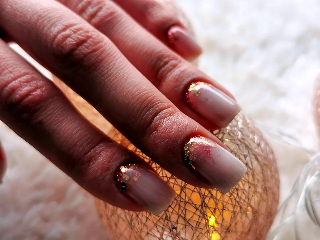 Растяжка блестками под камуфляжем