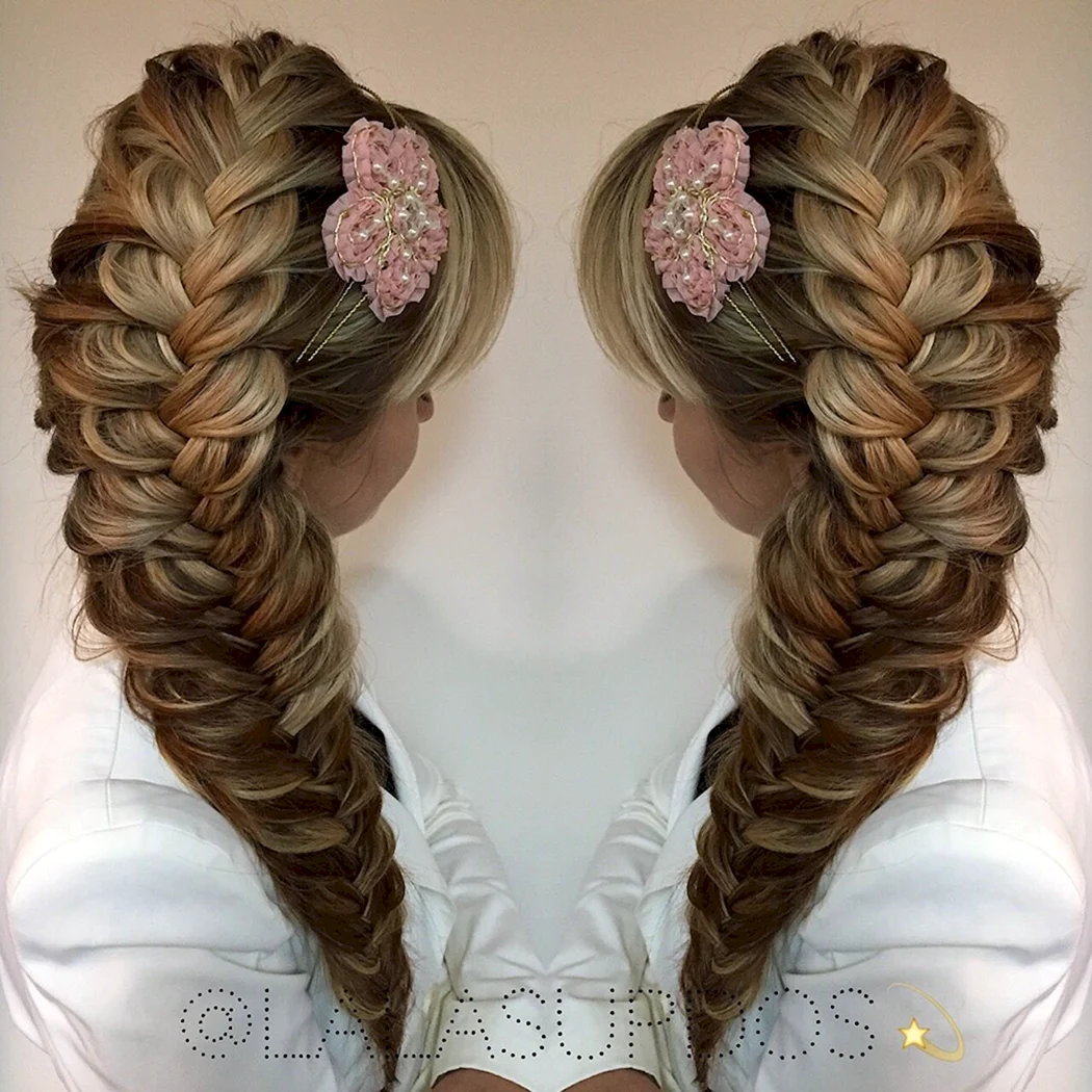 Причёски на выпускной объёмные косы