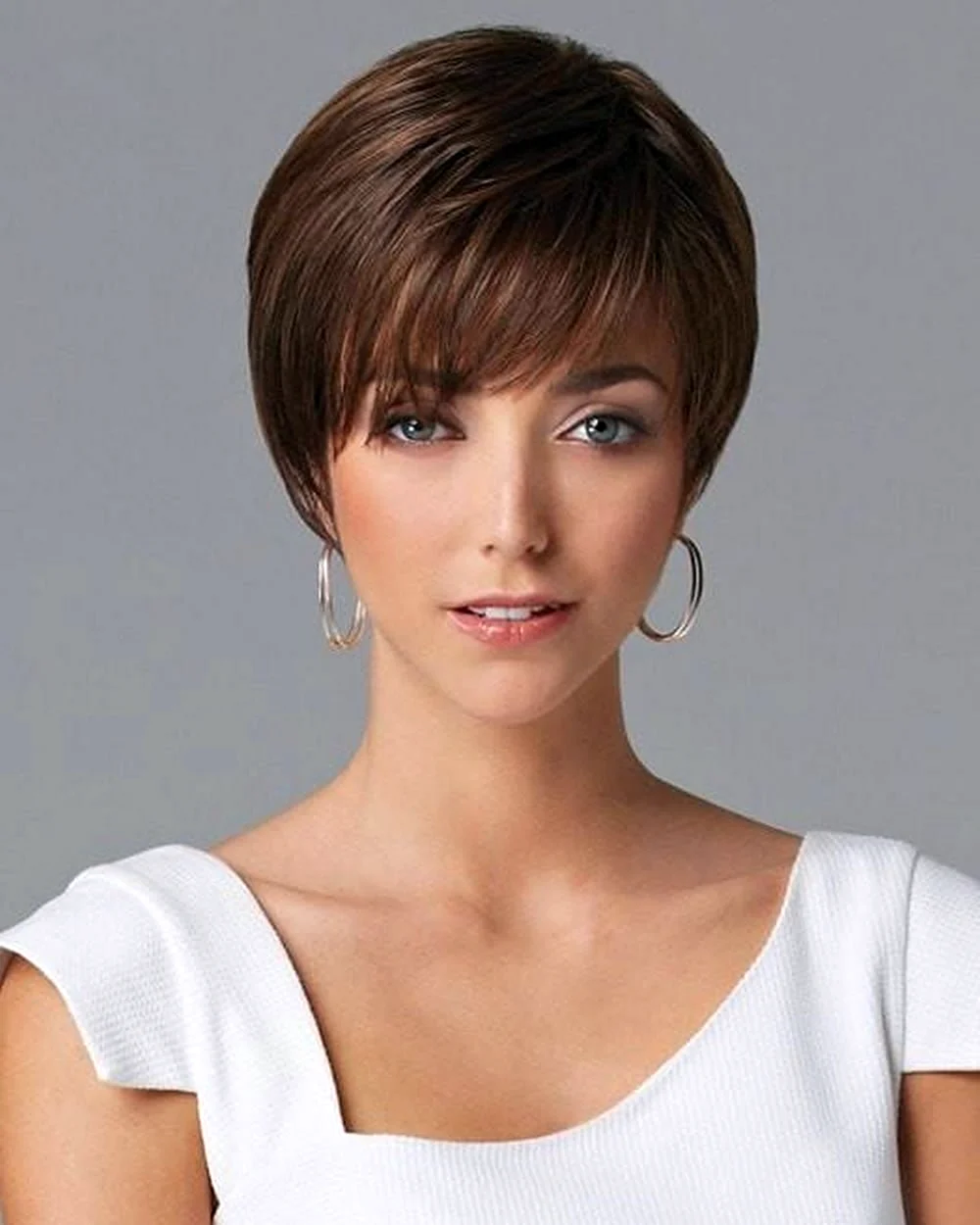 Короткие стрижки для овального лица