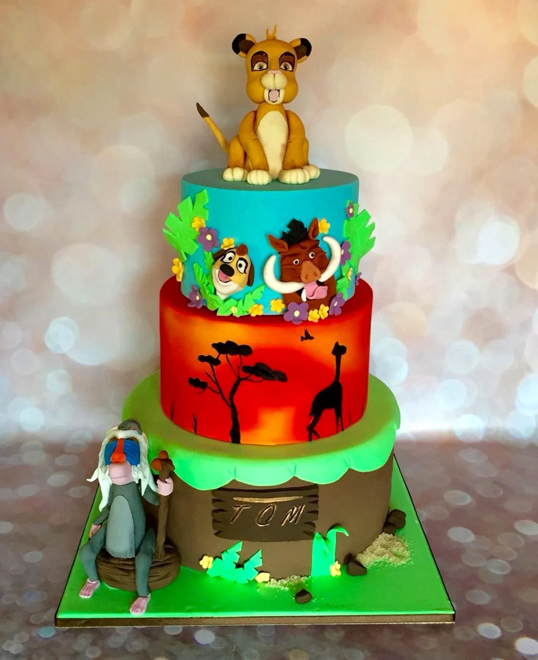 Двухъярусный торт Король Лев