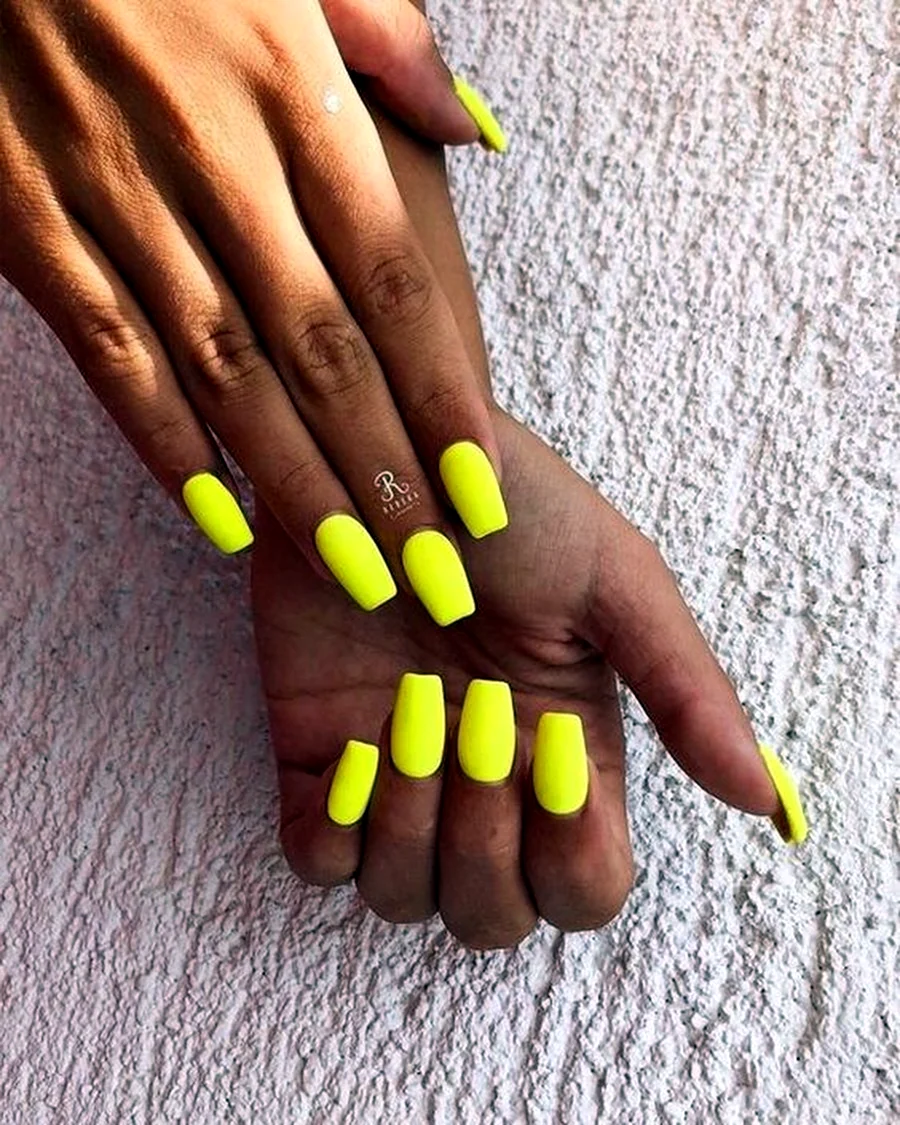 Неоовый делтыймаеикюр